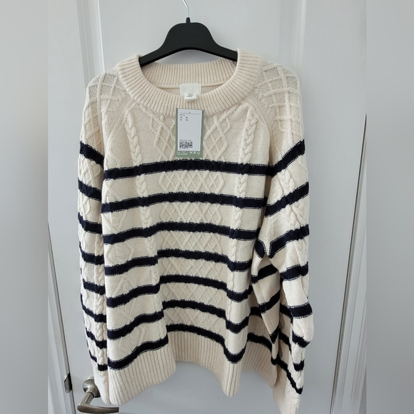 H&M Knit Sweater - Picture 6 of 6